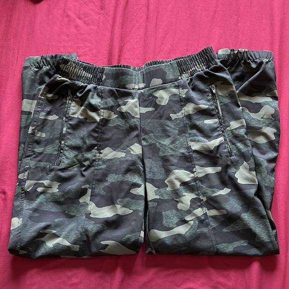 Old Navy Stretchtech causal joggers - Picture 2 of 6